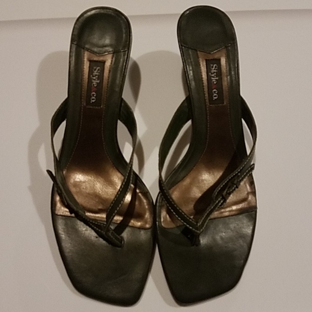 Style&co.olive sandals leather